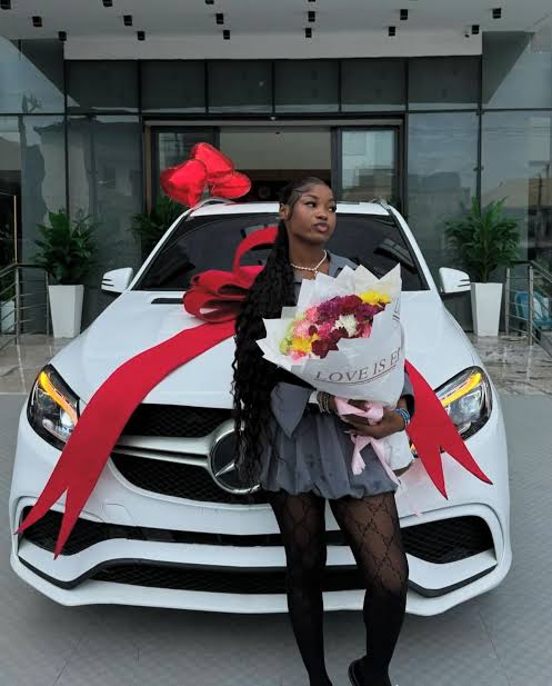 King Mitchy Biography: Net Worth, Age, Boyfriend & Humanitarian Work